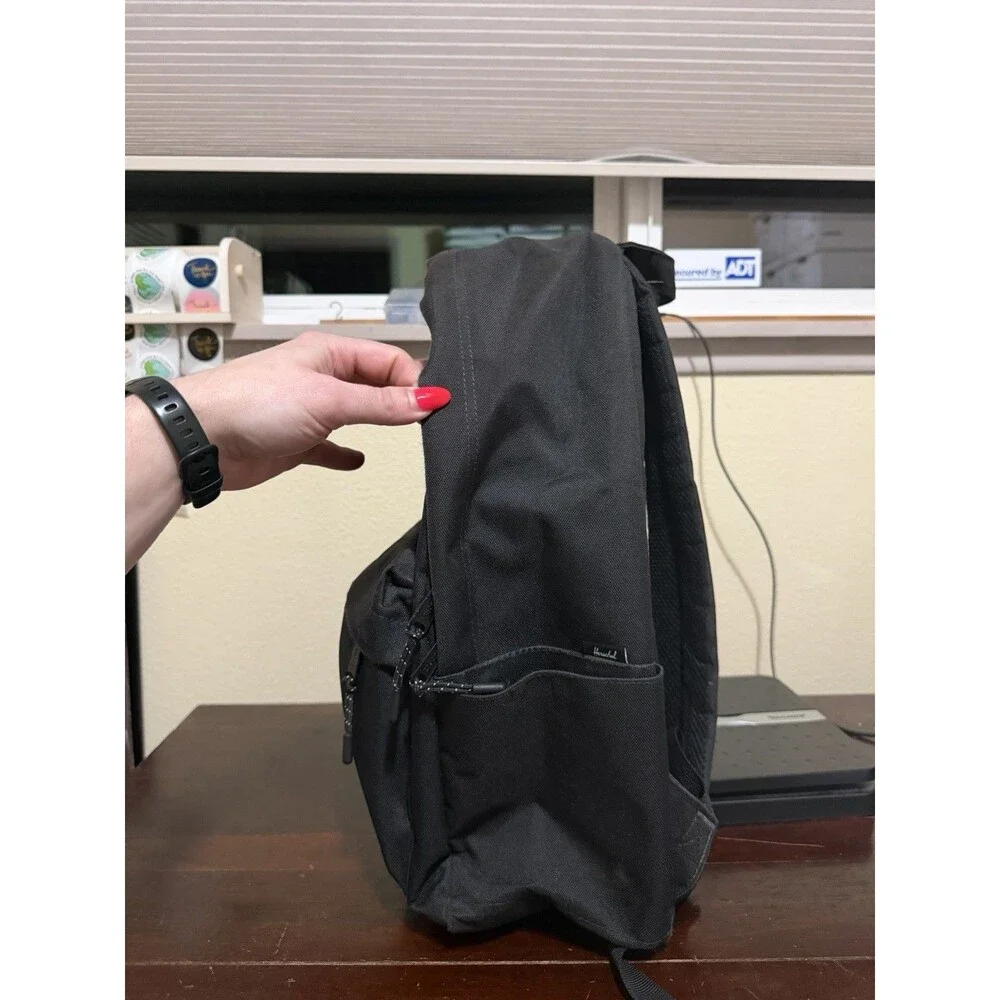 HERSCHEL SUPPLY Classic Mini Backpack 6.5L Black - See Pics
